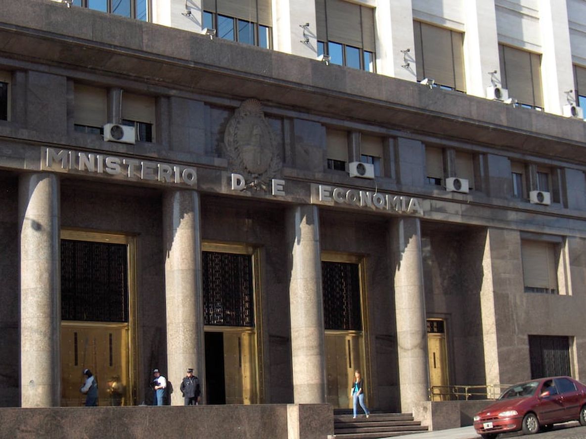 Ministerio de Economía de la Nación informó que el Tesoro pudo refinanciar deuda. Imagen de archivo.