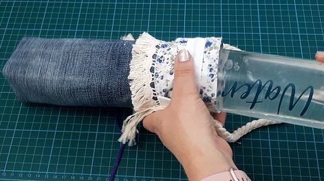 Cómo reciclar la tela para crear un portabotellas totalmente funcional y práctico