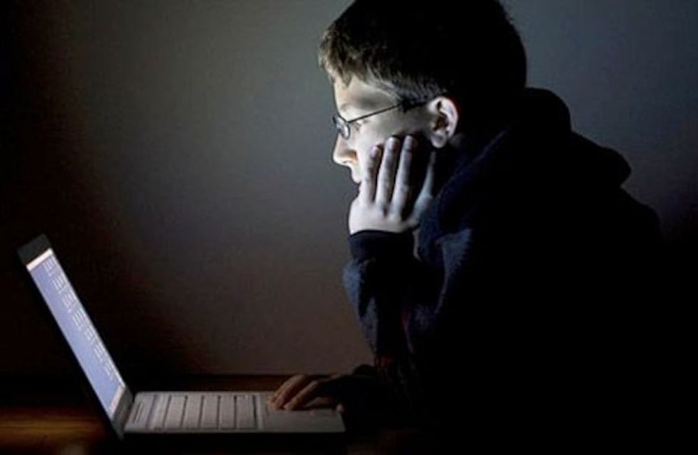 Es ley la penalización del "grooming", acoso sexual a menores vía web