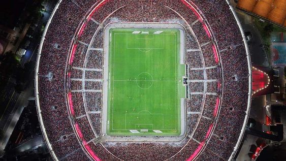 Murió un hincha de River en el Monumental minutos después de la eliminación ante Independiente Santa Fe.