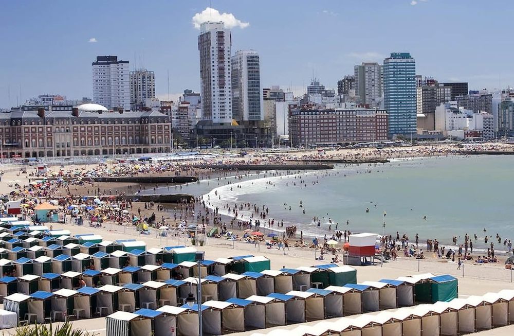 Cuánto costará alquilar una carpa en la Costa Atlántica en enero 2026: guía completa destino por destino.