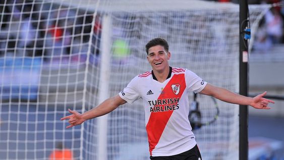 El cordobés Julián Álvarez fue la gran figura del superclásico que River le ganó a Boca. (Gentileza Clarín)