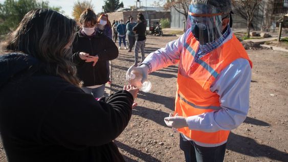 ¿Por qué siguen las dudas sobre si hay o no transmisión comunitaria en Mendoza?