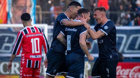 Los Andes | FutbolIndependiente Rivadavia le ganó ajustadamente a Chacarita 1 - 0 , uno de sus escoltas, por la fecha 21 de  la Zona B de la Primera Nacional y se mantiene firme como puntero. Foto: Ignacio Blanco / Los Andes