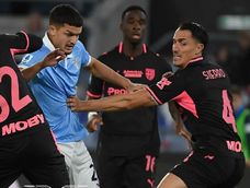 Lazio tras vencer al Parma quedó como único líder de la Seria A del Calcio de Italia.