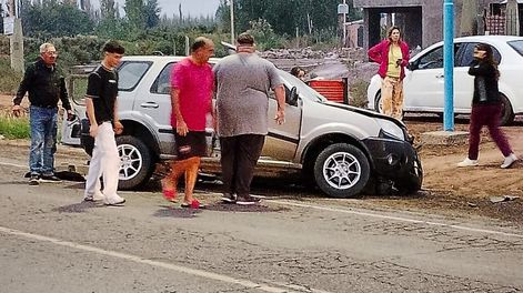 Lavalle: un joven de 18 años resultó gravemente herido tras chocar contra un árbol. Foto: Gentileza.