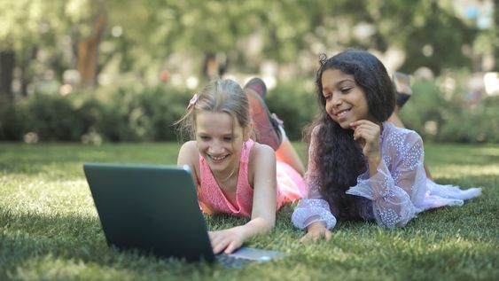 Infancias tech: cómo acercar la tecnología a los niños para su desarrollo personal y un futuro prometedor (Foto: Funiversity)