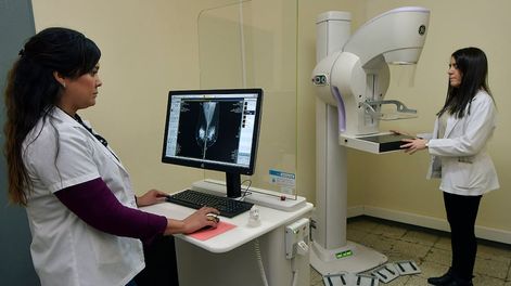 Los Andes | Casa De La Salud De La MujerMamógrafo Digital Directo de General Electric, a cargo de la doctora Natalia Bonansone, médica especialista en diagnóstico por imágenes, acreditada en imagenología mamaria, y de  Romina  García licenciada en producción de bioi