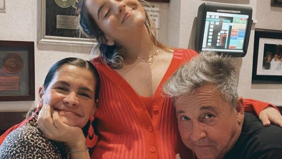 Ricardo Montaner junto a Evaluna.