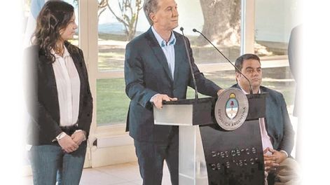 Apenas menos pobres, en un mundo cerrado - Por Edgardo R. Moreno