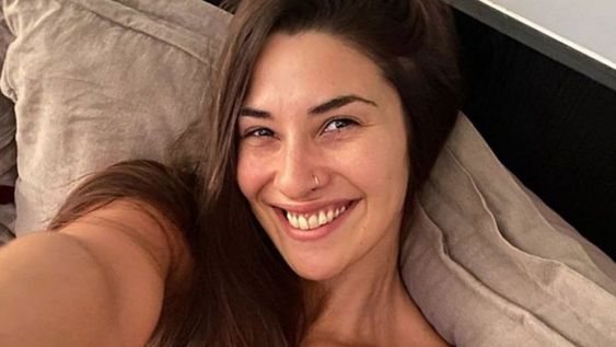 La morocha saludó de una manera especial