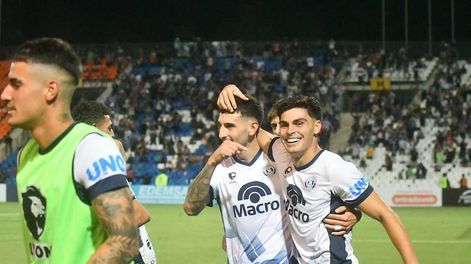 Los Andes | Asistencia de Sartori, golazo de Vázquez. El segundo tanto del Azul del Parque. / Foto: José Gutierrez (Los Andes).