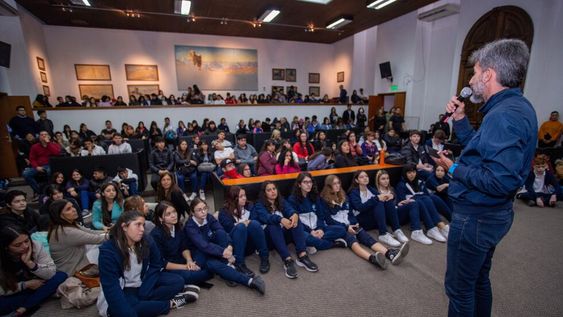 Sumate a Voz y Voto, el programa que promueve el derecho a votar en los jóvenes