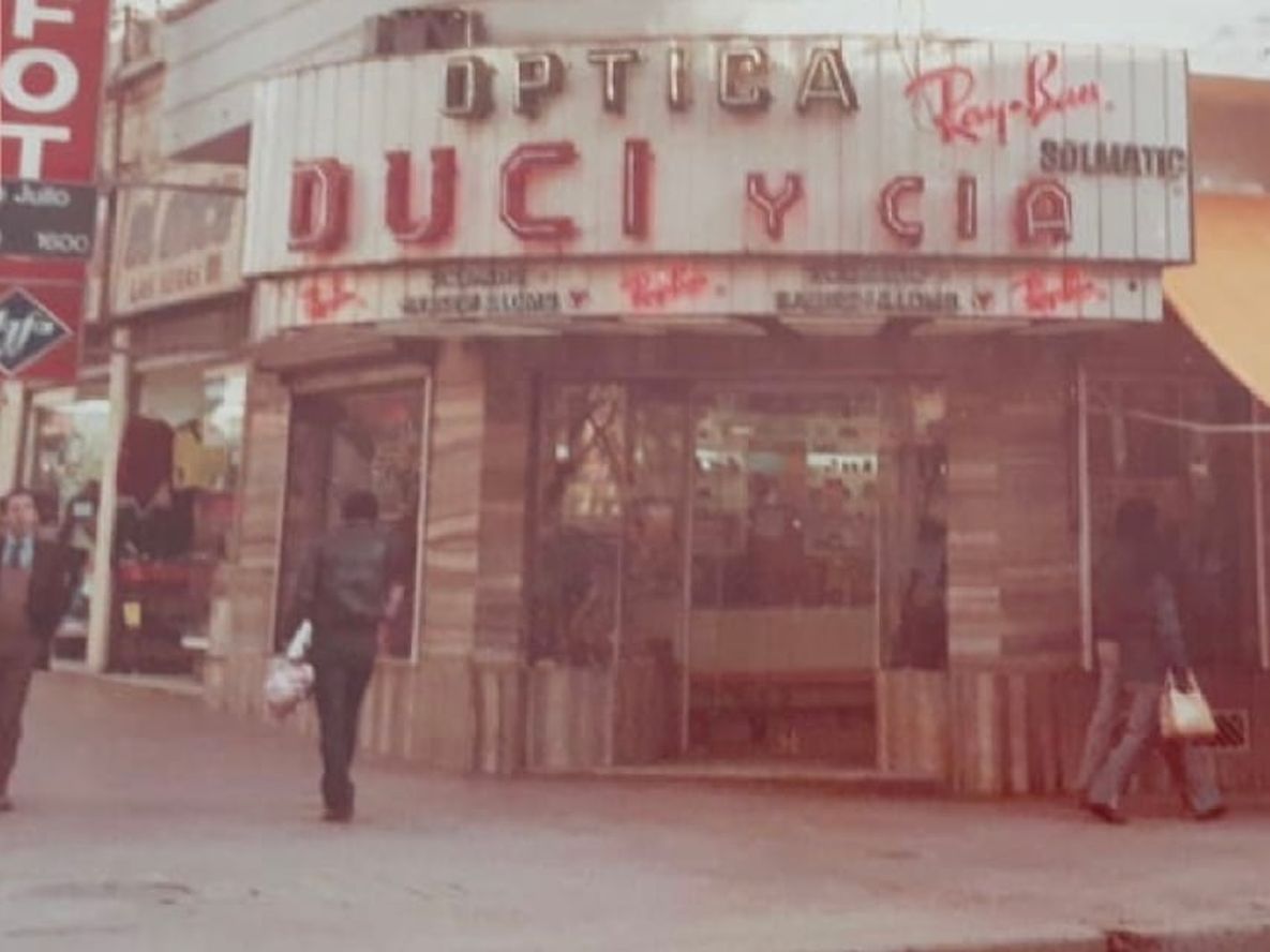 Desde la década de 1950, la esquina norte de Las Heras y 9 de Julio, se convirtió en un icónico para los mendocinos.