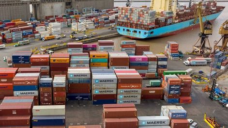 Los Andes | La Dirección General de Aduanas (DGA) también presentó una denuncia en la Justicia Penal Económica contra dos empresas, acusadas de sobrefacturar operaciones de importación hasta un 800 por ciento para conseguir divisas al valor oficial.  (Gentileza Clarí