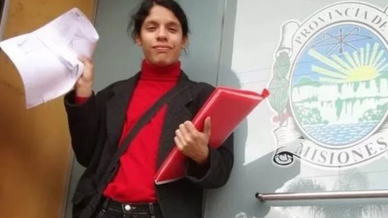 Adrián Martínez Moreira se presenta dice haber sido apropiado por un militar argentino durante la última dictadura en Paraguay. Foto: Gentileza