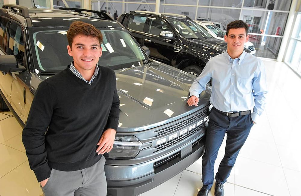 Mauricio e Ignacio Goldstein son los representantes de la tercera generación de una empresa con 56 años de trayectoria. Los empresarios explican que la energía, la tecnología y el poder de adaptación son las marcas que impulsan su época. Foto: Mariana Villa / Los Andes