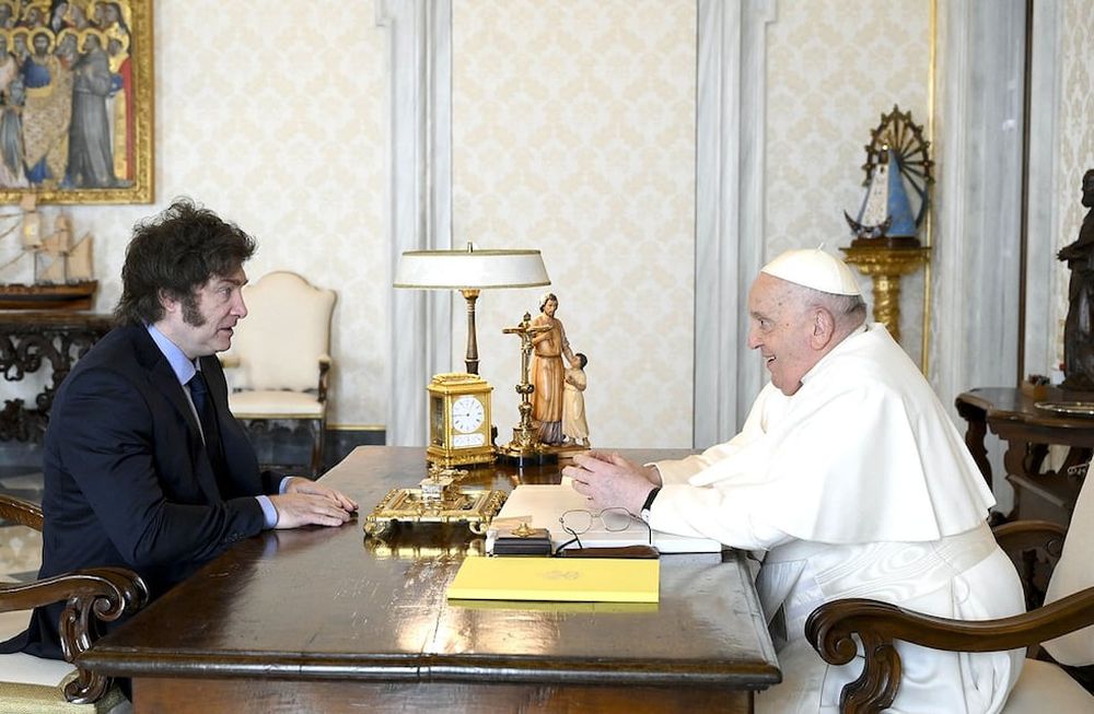 Javier Milei y el papa Francisco, reunidos de manera privada en el Vaticano (ARCHIVO)