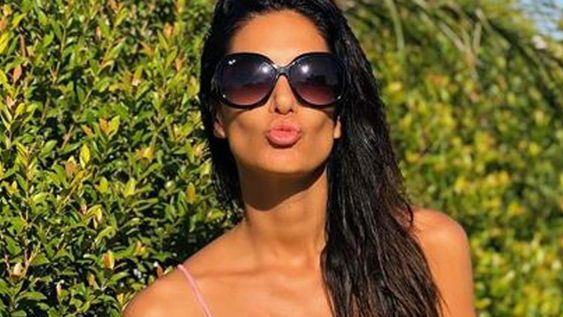 El increíble escote que lució Silvina Escudero que se hizo viral