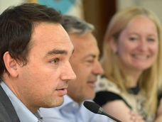 El ministro de Salud y Deportes, Rodolfo Montero junto al gobernador Alfredo Cornejo y la vicegobernadora, Hebe Casado.&nbsp;