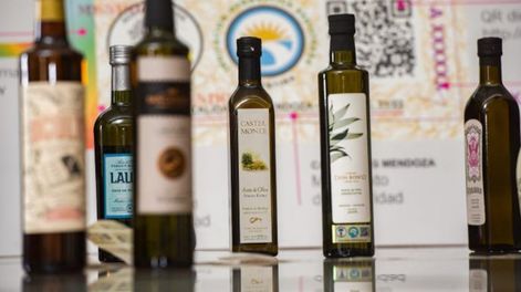 El sello de la Indicación Geográfica permite asegurar la calidad del aceite de oliva. Imagen: Gobierno de Mendoza