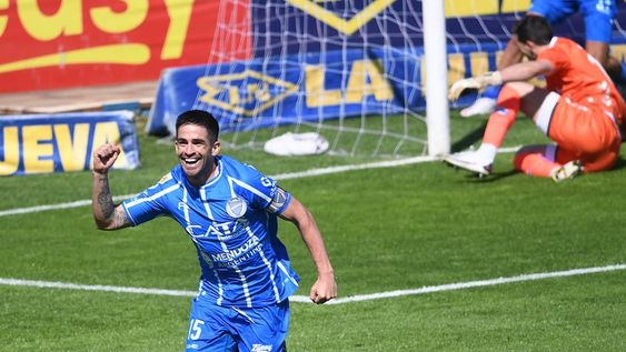 Futbol Liga Profesional, Godoy Cruz Antonio Tomba vs. Gimnasia y Esgrima de la Plata, en el estadio Feliciano Gambarte de Godoy Cruz.Festejo del primer gol de Godoy Cruz.