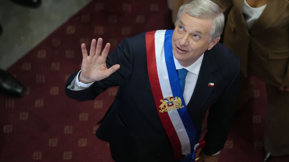 Indignación en Chile: Kast organizó un almuerzo con 50 excompañeros de universidad en el Palacio de la Moneda