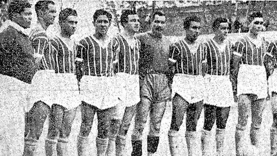 En el hall de la fama. Los once de Godoy Cruz en el duelo definitorio ante el Lobo: Elso, Izpura, Frigolé, Méndez, Garín, Unanua, Carabajal, Godoy, Rocco y Amaya. Secundino Arrieta era el DT y Arcadio Alonso el preparador físico.
