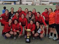 Hockey césped. Deportivo Maipú flamante campeón de la Copa de oro en la división Mamis Hockey