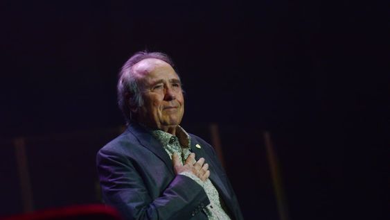 El canatautor catalán se despidió del público cordobés repasando lo más intenso de su repertorio emocionando a sus fans. Foto Javier Ferreyra