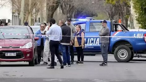 En medio de esa discusión por razones que son investigadas, los acompañantes habrían herido con un arma blanca a la pareja. Gentileza: Head Topics.