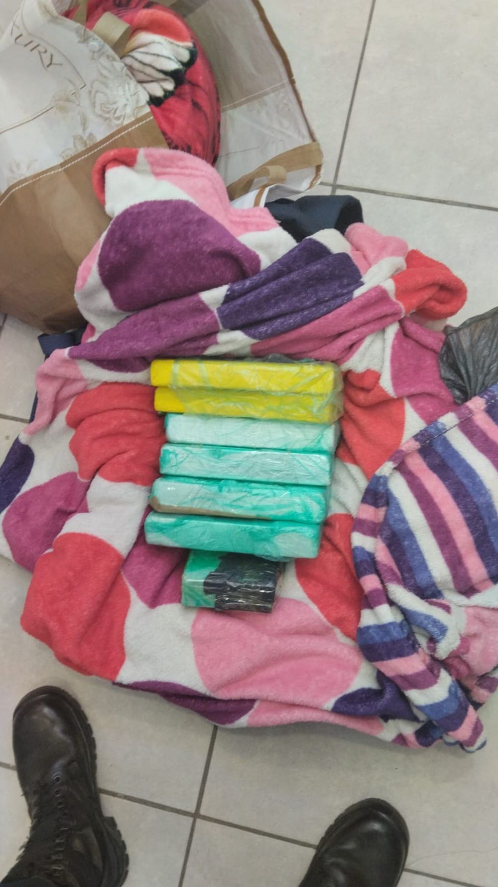 La cocaína decomisada a una mujer en San Martín. Gentileza Ministerio de Seguridad y Justicia. La cocaína decomisada a una mujer en San Martín. Gentileza Ministerio de Seguridad y Justicia.