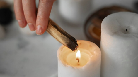 Los mejores rituales de limpieza para atraer la prosperidad dentro del hogar