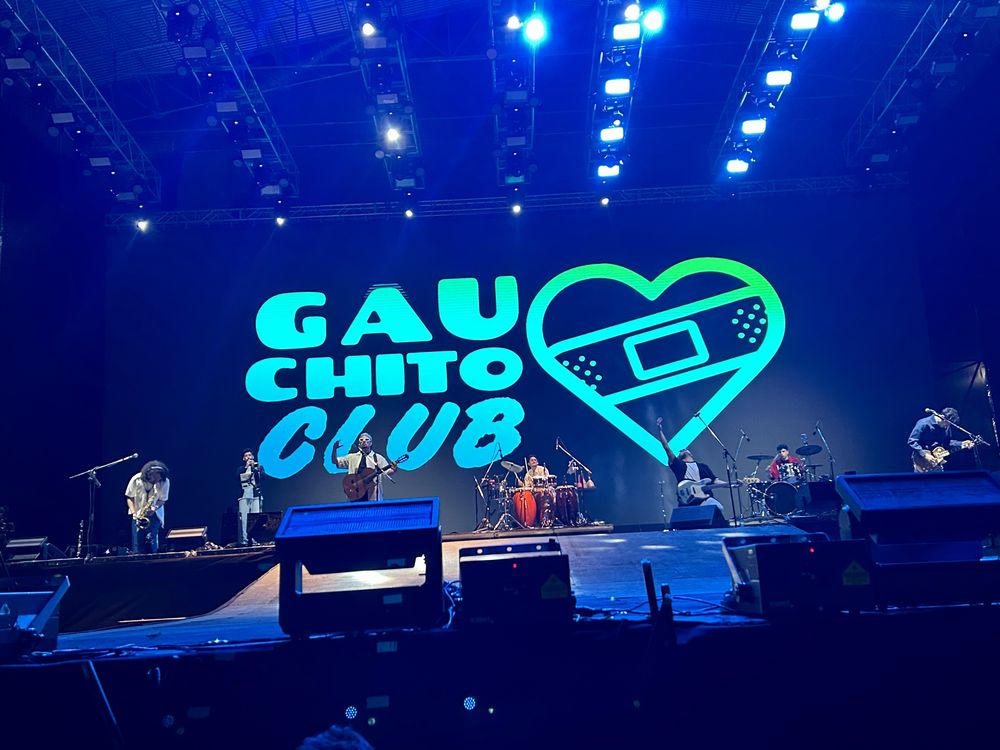 El cierre tuvo nombre propio: Gauchito Club deslumbró con personalidad, fuerza y una identidad sonora arrolladora.