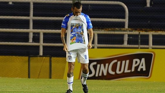 Telam, Rosario, 01 de marzo de 2021: Renzo Tesur i(8), festeja el primer gol de  Godoy Cruz de Mendoza que enfrenta a Rosario Central en el Gigante de Arroyito por la tercera fecha de la Zona A de la Copa de la Liga Profesional.Escena del encuentro entre Rosario Central y Godoy Cruz de Mendoza en el Gigante de Arroyito por la tercera fecha de la Zona A de la Copa de la Liga Profesional.Foto: Sebastián Granata/cf/Telam