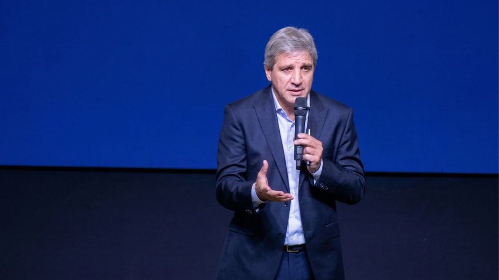 Luis Caputo admitió que por los combustibles la inflación de marzo subirá al 3%.