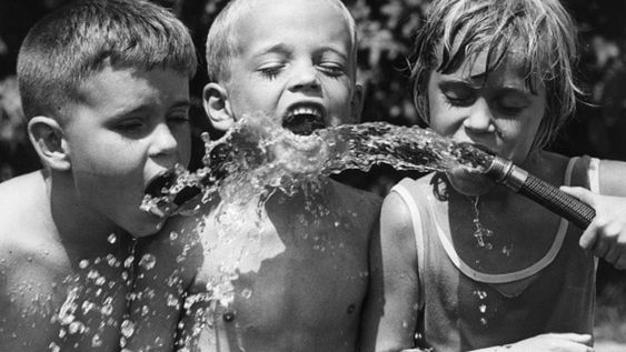 la psicologia dice que los ninos criados entre 1960 y 1970 no se hicieron fuertes por una mejor educacion