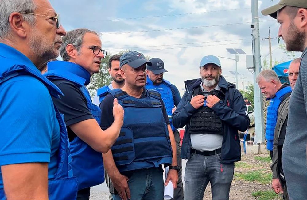 La misión del la OIEA, encabezada por el argentino Rafael Grossi, realizó este jueves una primera inspección a la planta nuclear de Zaporiyia. (Foto / AP)