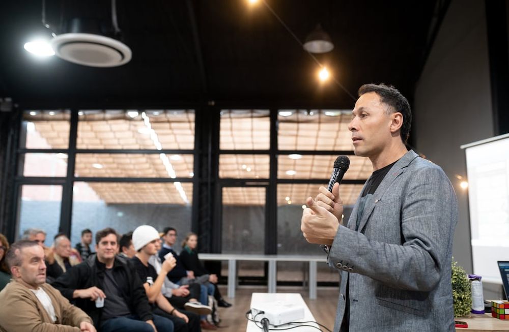 Inteligencia Artificial en la Ciudad: Juan Corvalán brindó un panorama de reflexiones para el futuro cercano