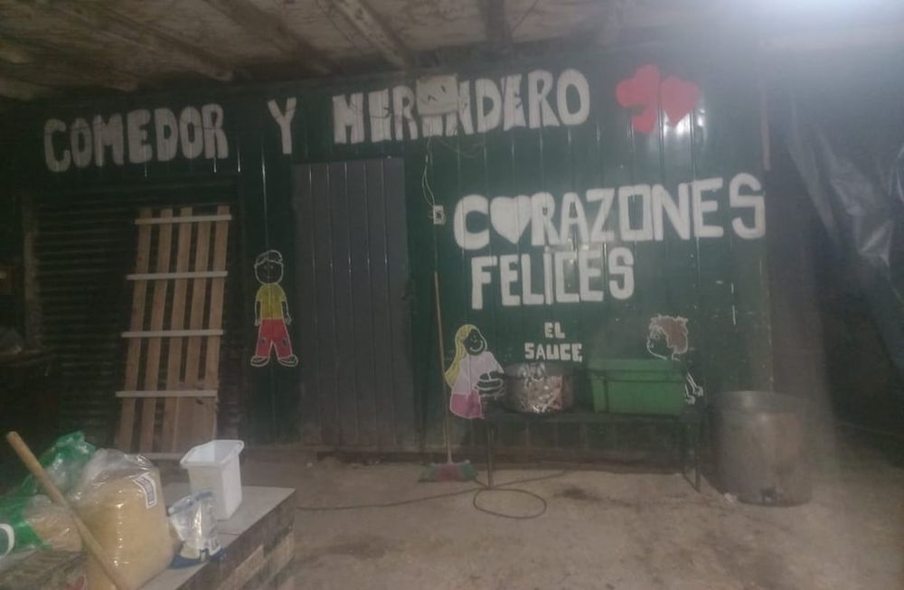 El merendero Corazones Felices El Sauce pide colaboración con donaciones de comida para poder seguir asistiendo a más de 500 familias. Foto gentileza.