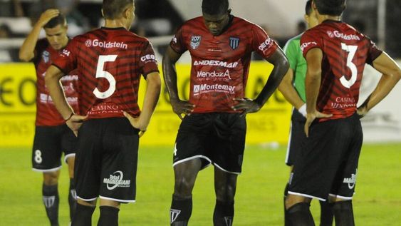 A Gimnasia le faltó suerte en el debut y cayó ante Atlético Tucumán
