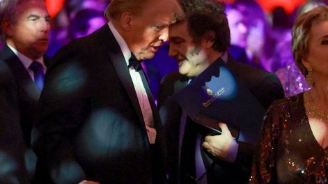 El Financial Times afirma que Estados Unidos analiza promover la dolarización en países y Argentina es uno de los candidatos.