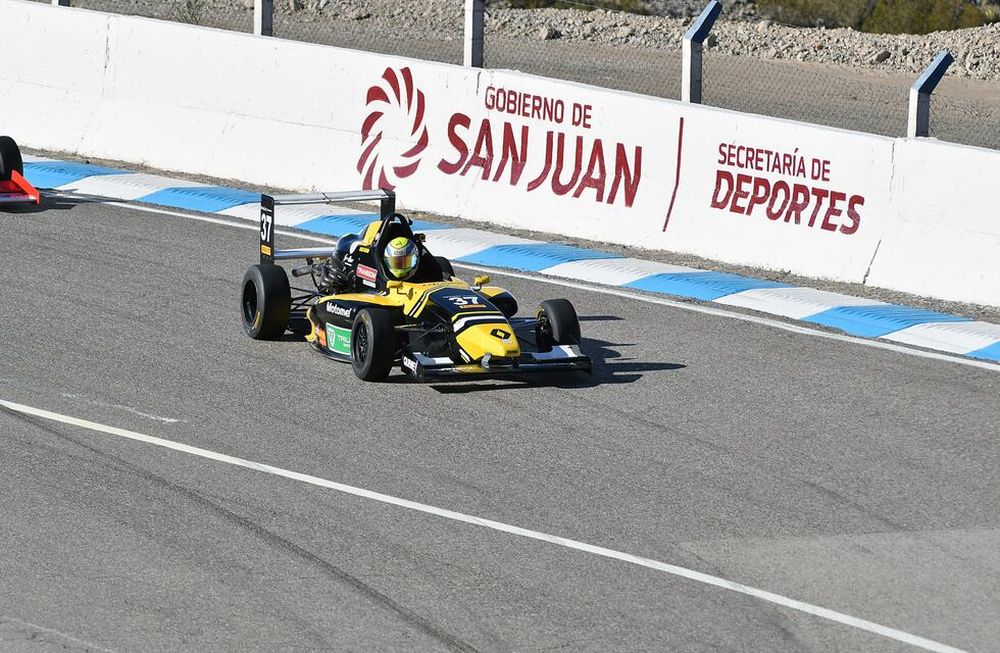 Fórmula 2.0: Abandono para Vicino en la final del domingo