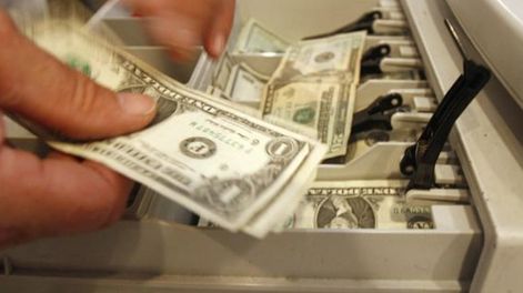 Los Andes | ¿Se pueden retirar dólares de los bancos? Estas son las condiciones (Archivo).
