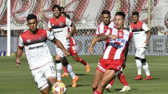 Newells y Unión firmaron tablas, pero aburrieron a propios y extraños