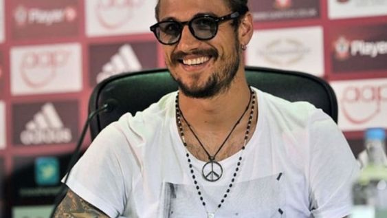 Daniel Osvaldo se sumó al tren de críticas sobre Macri: Te FIFASTE un país entero