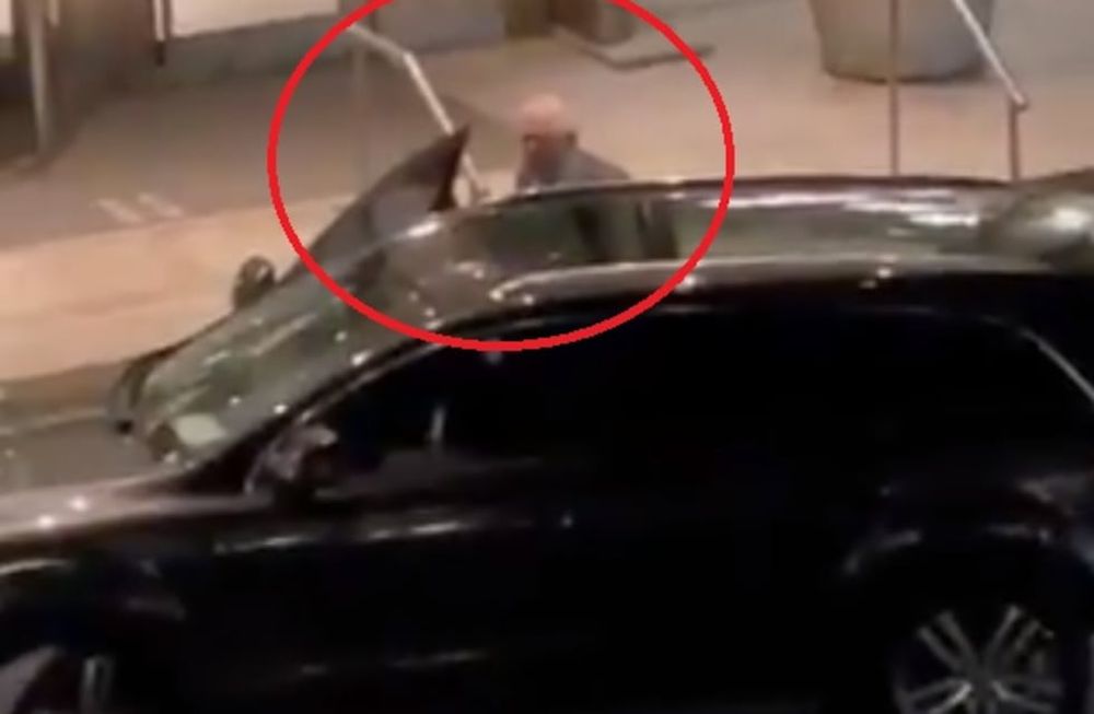 Vacunación VIP: vecinos de González García lo recibieron con cacerolas e insultos en Puerto Madero