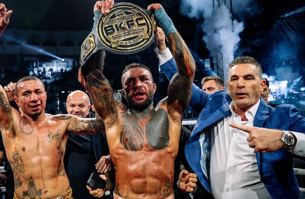 Tenaglia se quedó con el cinturón en una pelea brutal. / Foto: BKFC