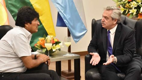 Evo Morales, uno de los referentes políticos de Bolivia, junto a su amigo Alberto Fernández. / Archivo