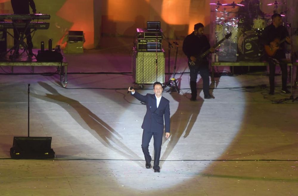 Luciano Pereyra cantó en el teatro griego tras el Acto Central